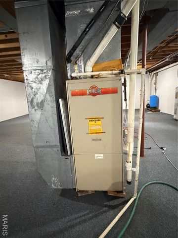 400 W Main, Novelty, MO 63460