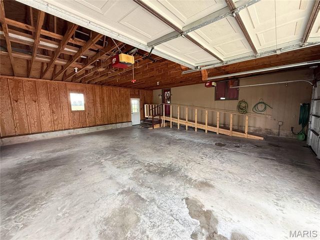 400 W Main, Novelty, MO 63460