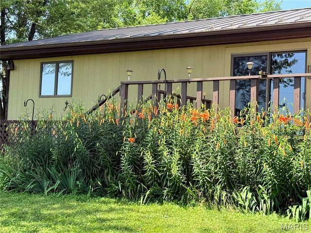 400 W Main, Novelty, MO 63460