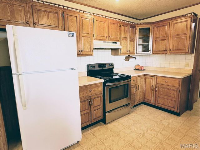 400 W Main, Novelty, MO 63460