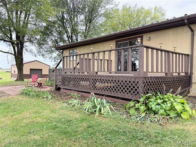 400 W Main, Novelty, MO 63460