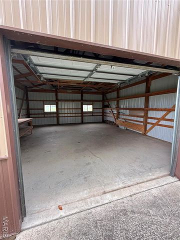 400 W Main, Novelty, MO 63460