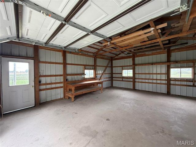 400 W Main, Novelty, MO 63460