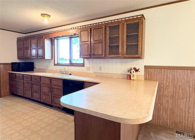 400 W Main, Novelty, MO 63460