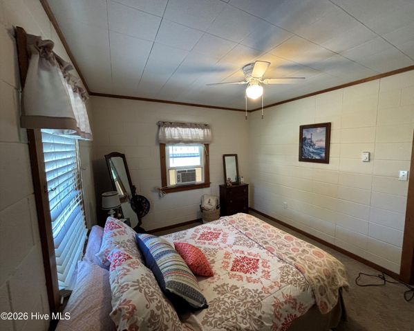 923 N Yaupon Terrace, Morehead City, NC 28557