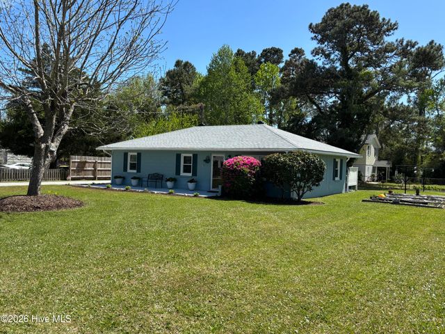 923 N Yaupon Terrace, Morehead City, NC 28557