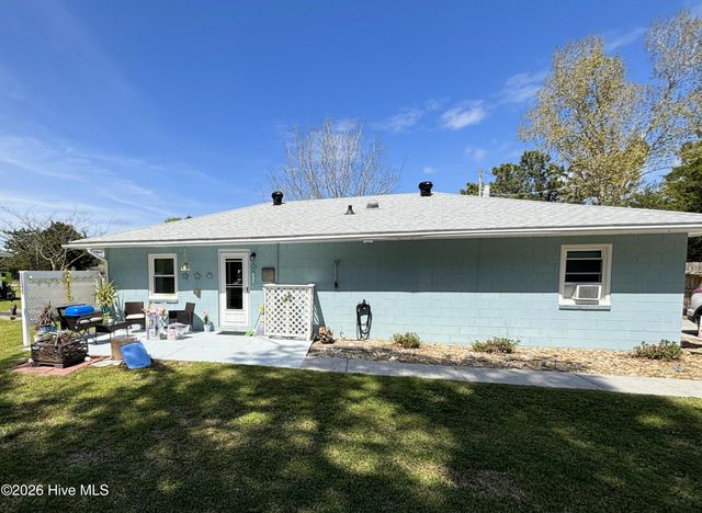 923 N Yaupon Terrace, Morehead City, NC 28557