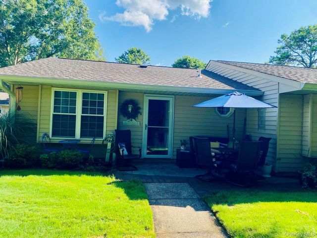 472A Darwen Drive, Ridge, NY 11961