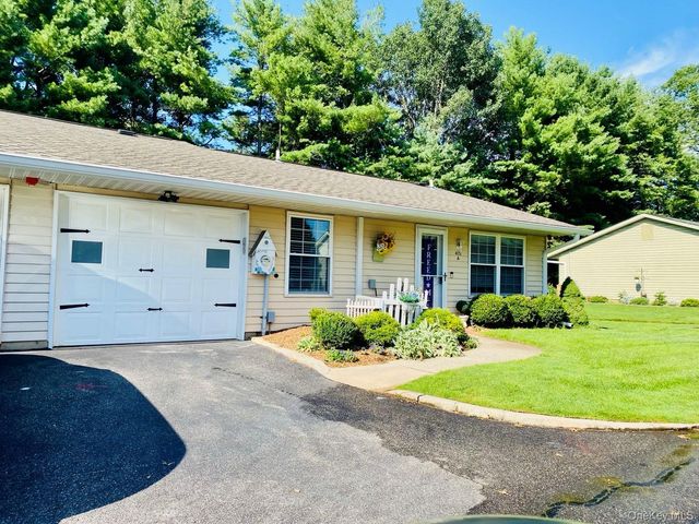 472A Darwen Drive, Ridge, NY 11961