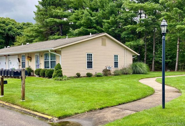 472A Darwen Drive, Ridge, NY 11961