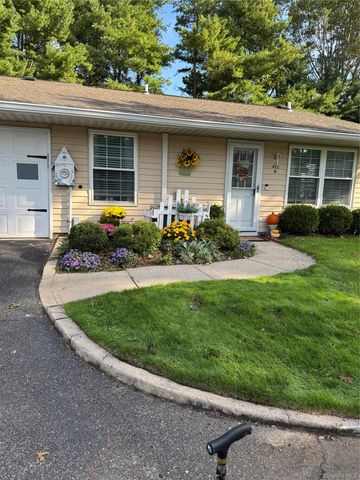 472A Darwen Drive, Ridge, NY 11961
