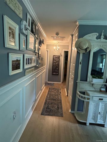 472A Darwen Drive, Ridge, NY 11961
