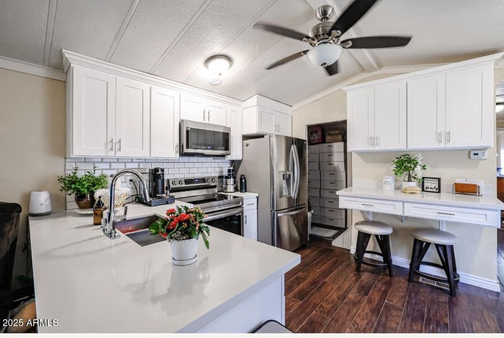 12727 W Glendale Avenue 106, Glendale, AZ 85307 — exterior