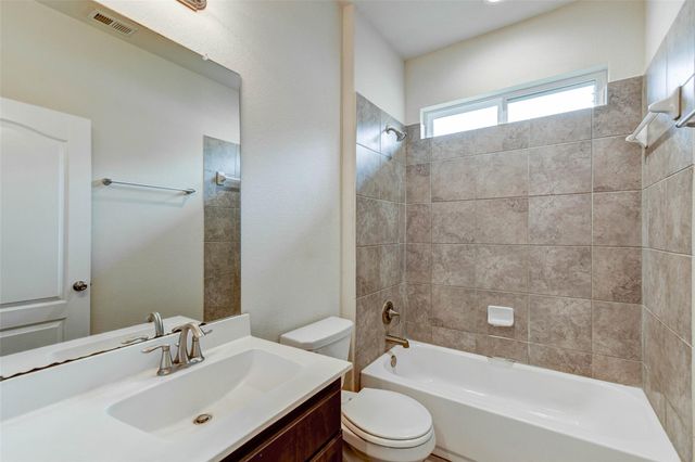 84 Linnwood Drive, Woodbranch, TX 77357