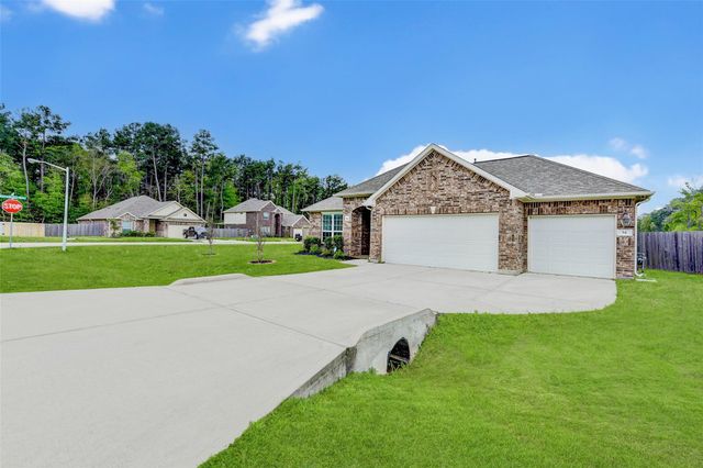 84 Linnwood Drive, Woodbranch, TX 77357