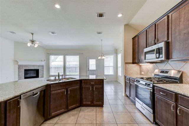 84 Linnwood Drive, Woodbranch, TX 77357