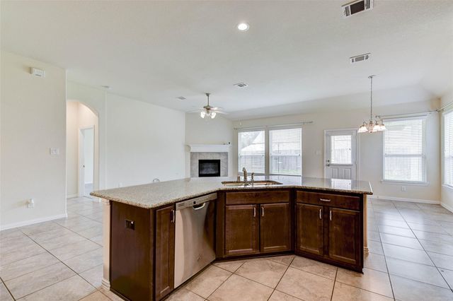 84 Linnwood Drive, Woodbranch, TX 77357