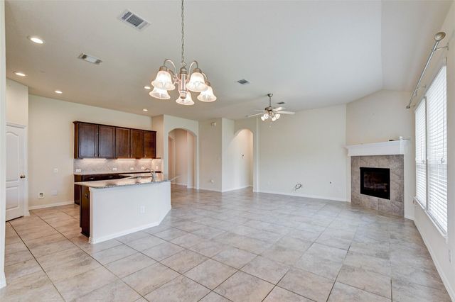 84 Linnwood Drive, Woodbranch, TX 77357