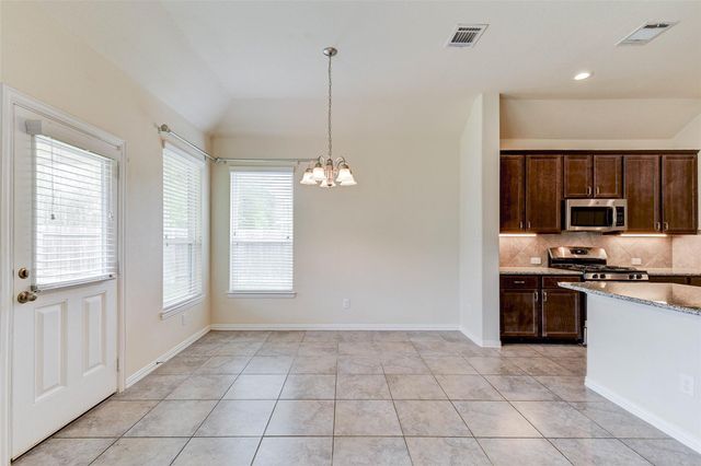 84 Linnwood Drive, Woodbranch, TX 77357