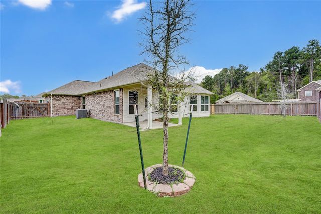 84 Linnwood Drive, Woodbranch, TX 77357
