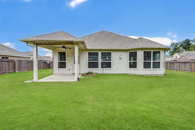 84 Linnwood Drive, Woodbranch, TX 77357