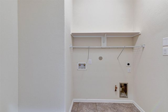 84 Linnwood Drive, Woodbranch, TX 77357