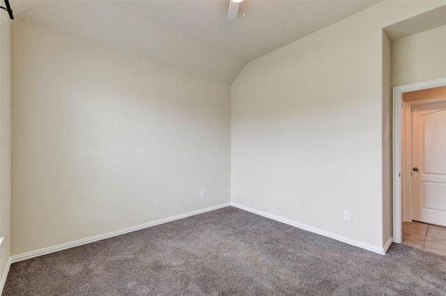 84 Linnwood Drive, Woodbranch, TX 77357