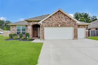 84 Linnwood Drive, Woodbranch, TX 77357