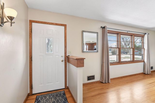 8449 Morris Circle, Bloomington, MN 55437