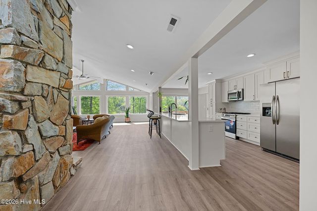 244 Shoreline Drive, New Bern, NC 28562