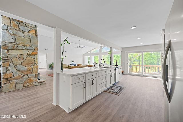 244 Shoreline Drive, New Bern, NC 28562