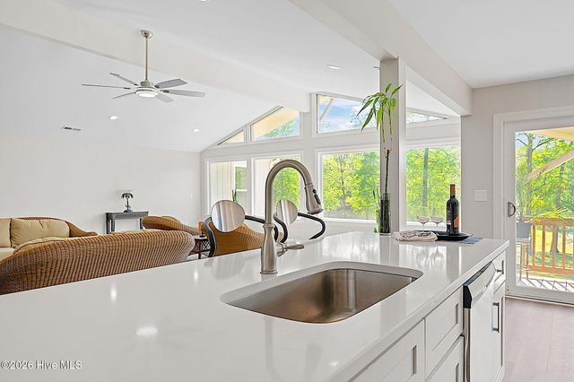 244 Shoreline Drive, New Bern, NC 28562