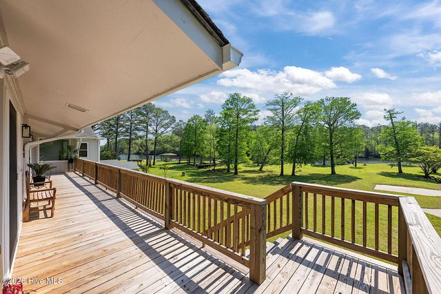 244 Shoreline Drive, New Bern, NC 28562