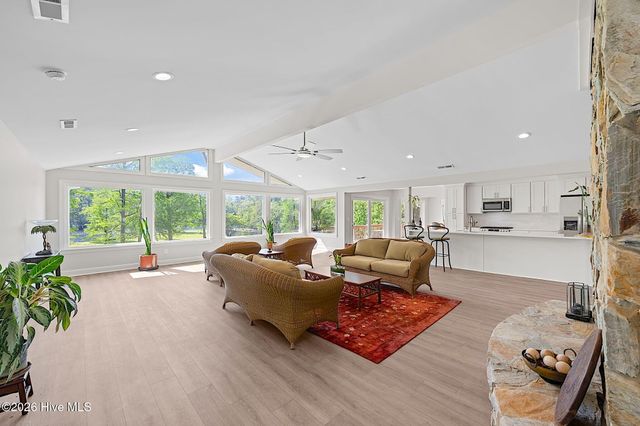 244 Shoreline Drive, New Bern, NC 28562