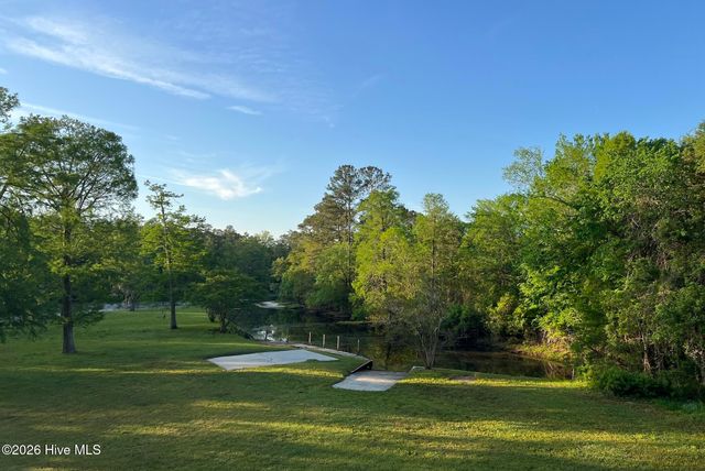 244 Shoreline Drive, New Bern, NC 28562