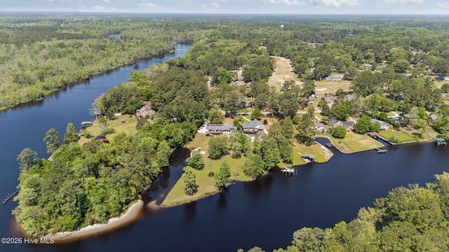 244 Shoreline Drive, New Bern, NC 28562