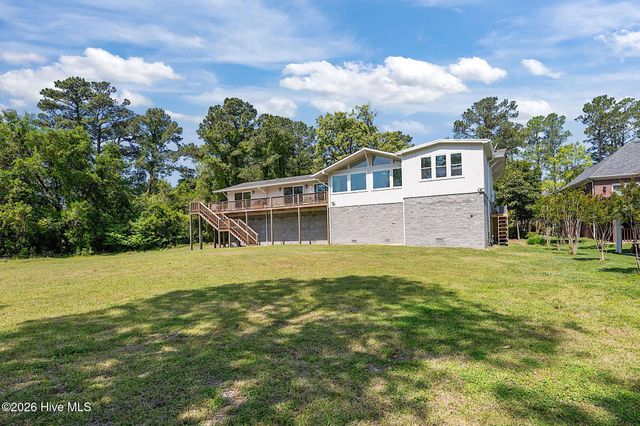 244 Shoreline Drive, New Bern, NC 28562