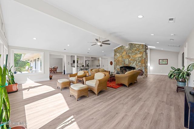 244 Shoreline Drive, New Bern, NC 28562