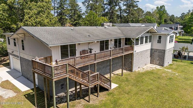 244 Shoreline Drive, New Bern, NC 28562
