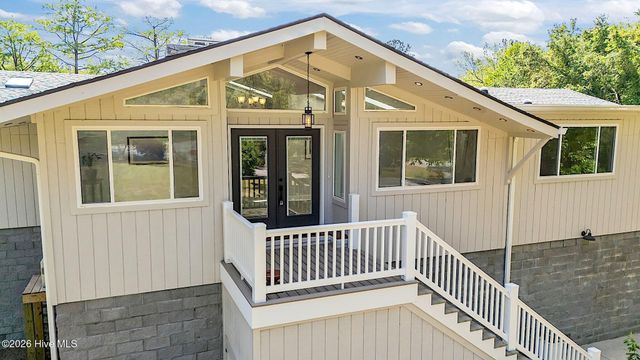 244 Shoreline Drive, New Bern, NC 28562