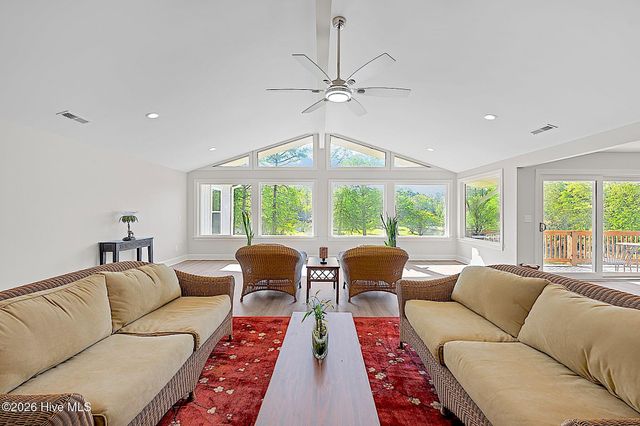 244 Shoreline Drive, New Bern, NC 28562