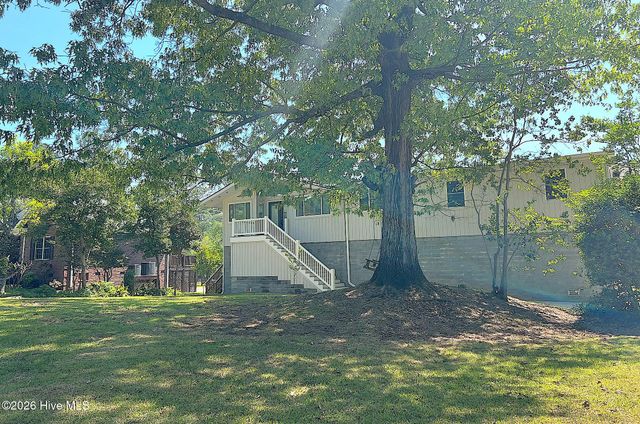 244 Shoreline Drive, New Bern, NC 28562