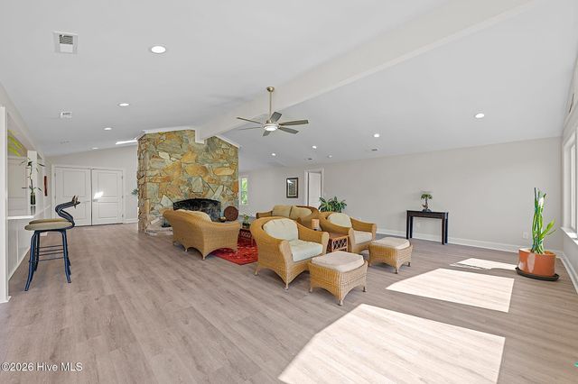 244 Shoreline Drive, New Bern, NC 28562