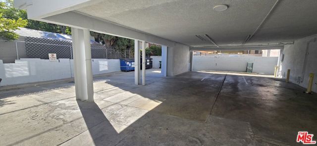 4942 Rosewood Avenue, Los Angeles, CA 90004