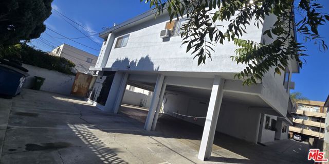 4942 Rosewood Avenue, Los Angeles, CA 90004