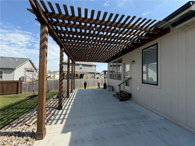 21010 W 225th Street, Spring Hill, KS 66083