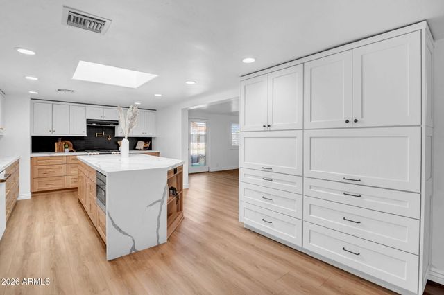 10624 N 38TH Street, Phoenix, AZ 85028