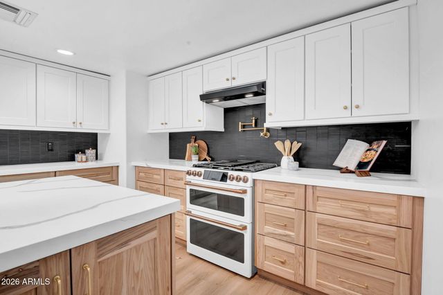 10624 N 38TH Street, Phoenix, AZ 85028