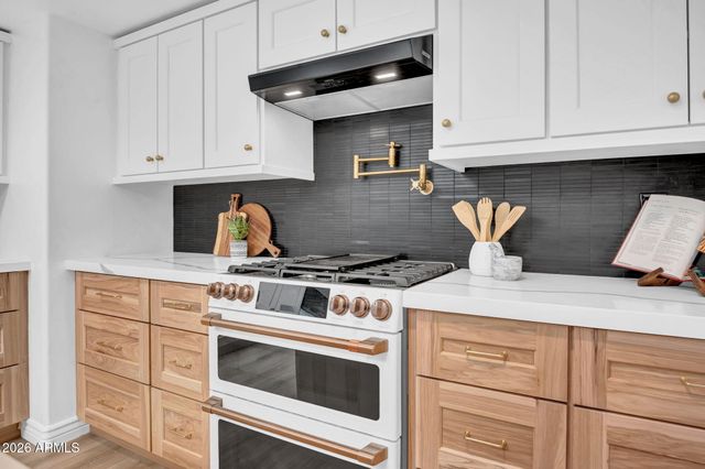 10624 N 38TH Street, Phoenix, AZ 85028