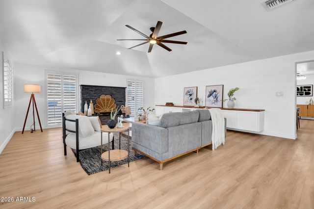 10624 N 38TH Street, Phoenix, AZ 85028